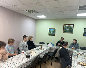 В Подмосковном институте (филиале) МАДИ состоялась встреча первокурсников с иереем Сергием Себелевым